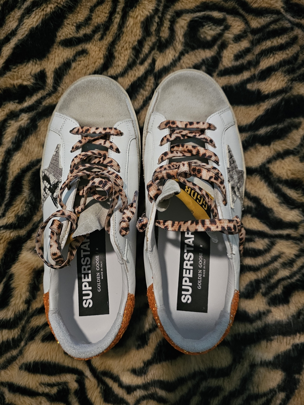 Golden Goose Superstar White Leather Low-Top Sneakers with Star Detail - Picture 5 of 7